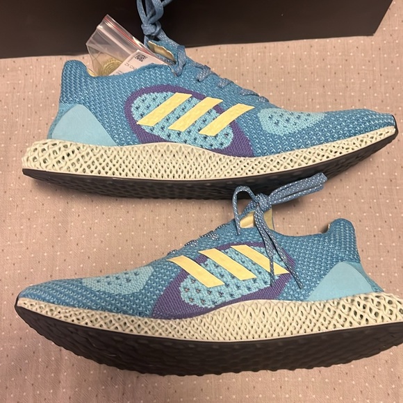 Brand New Sz10 ZX Runner 4D ‘Light Aqua’ w/ Box - Picture 2 of 5